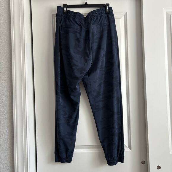 Athleta Brooklyn Textured Camo Joggers 14 Navy Camo Athletic Athleisure - Picture 3 of 10